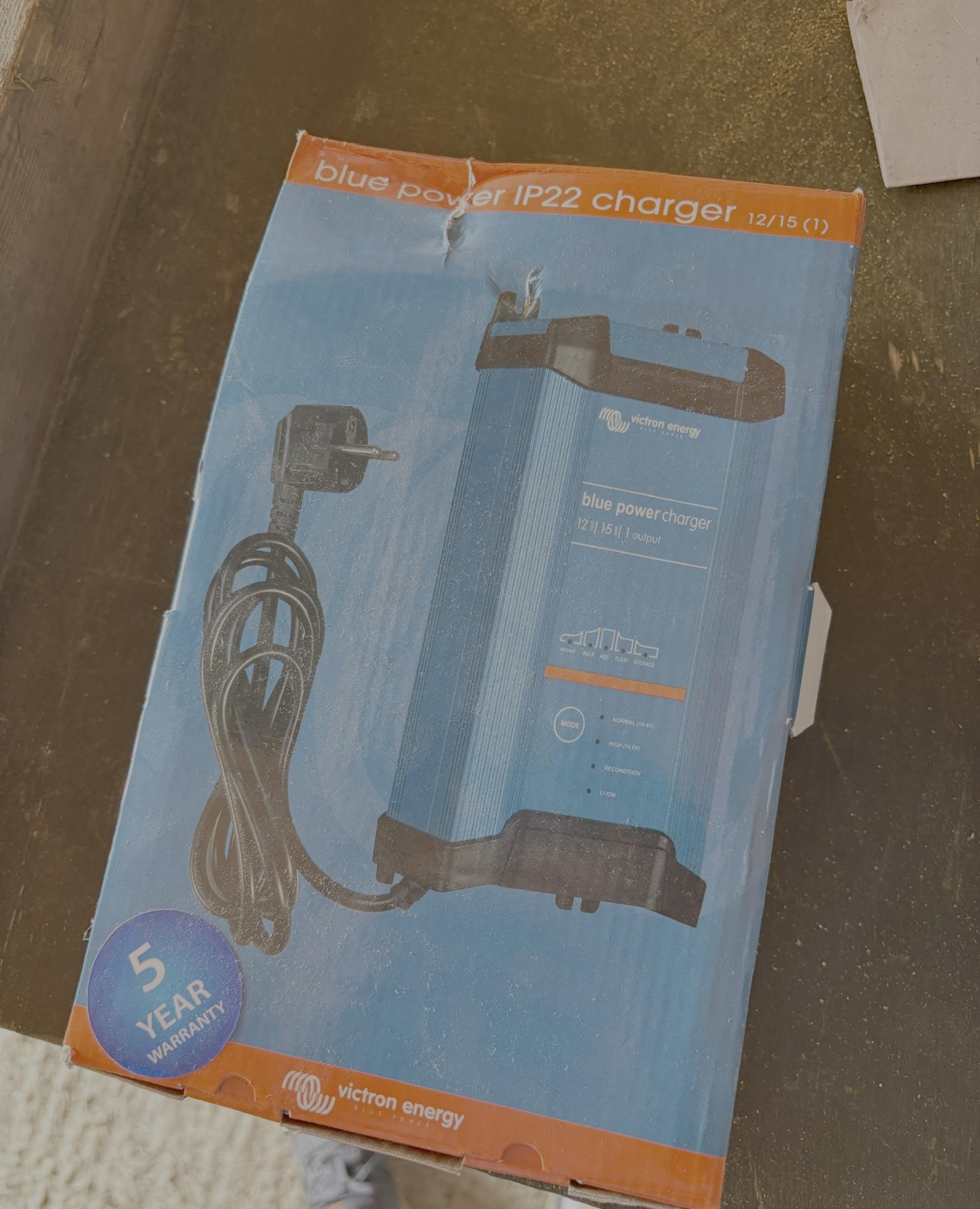 Blue Power IP22 Charger - Image 2
