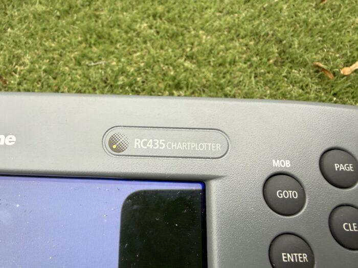 Raymarine RC435 Chartplotter and Antenna - Image 3