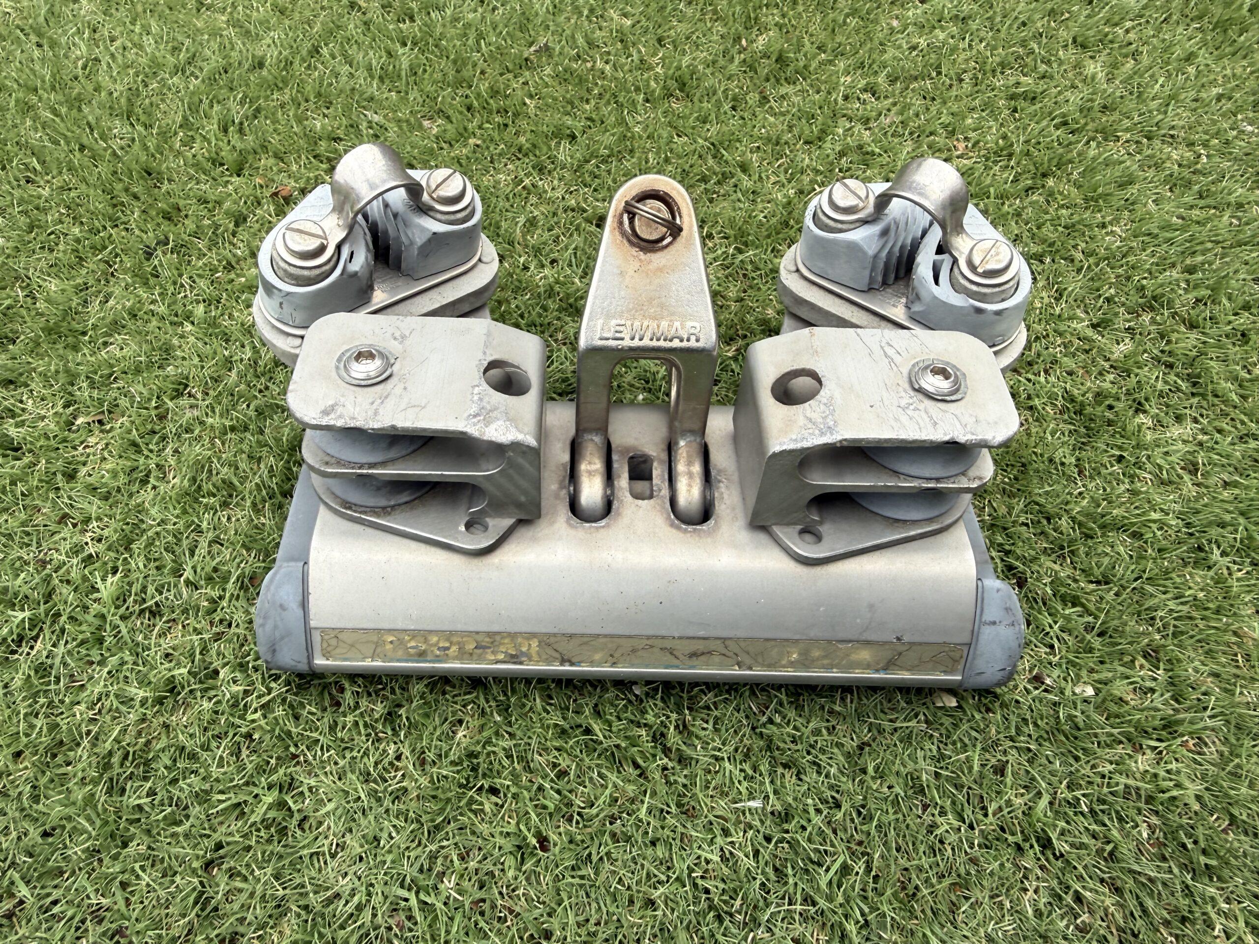 Lewmar Traveler Track Car with Jammers - Image 3