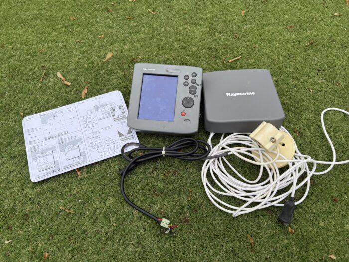 Raymarine RC435 Chartplotter and Antenna