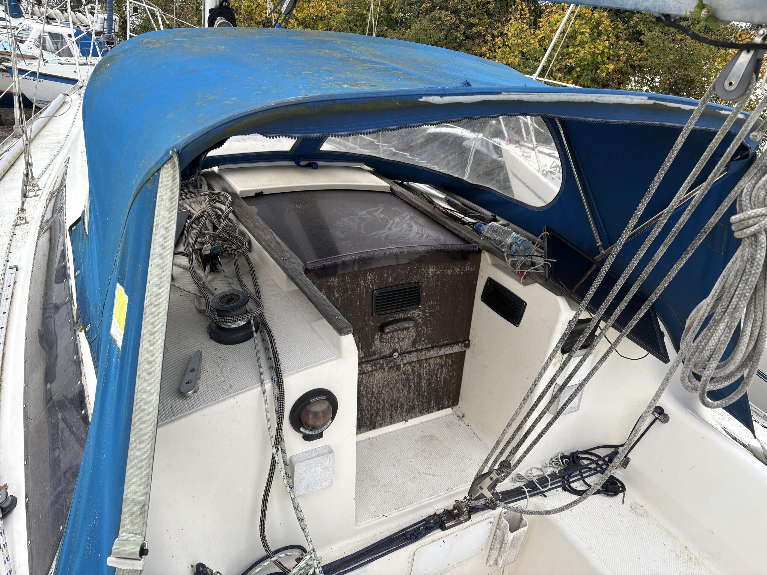 Blue Sprayhood from 30ft Jeaneau - Image 2
